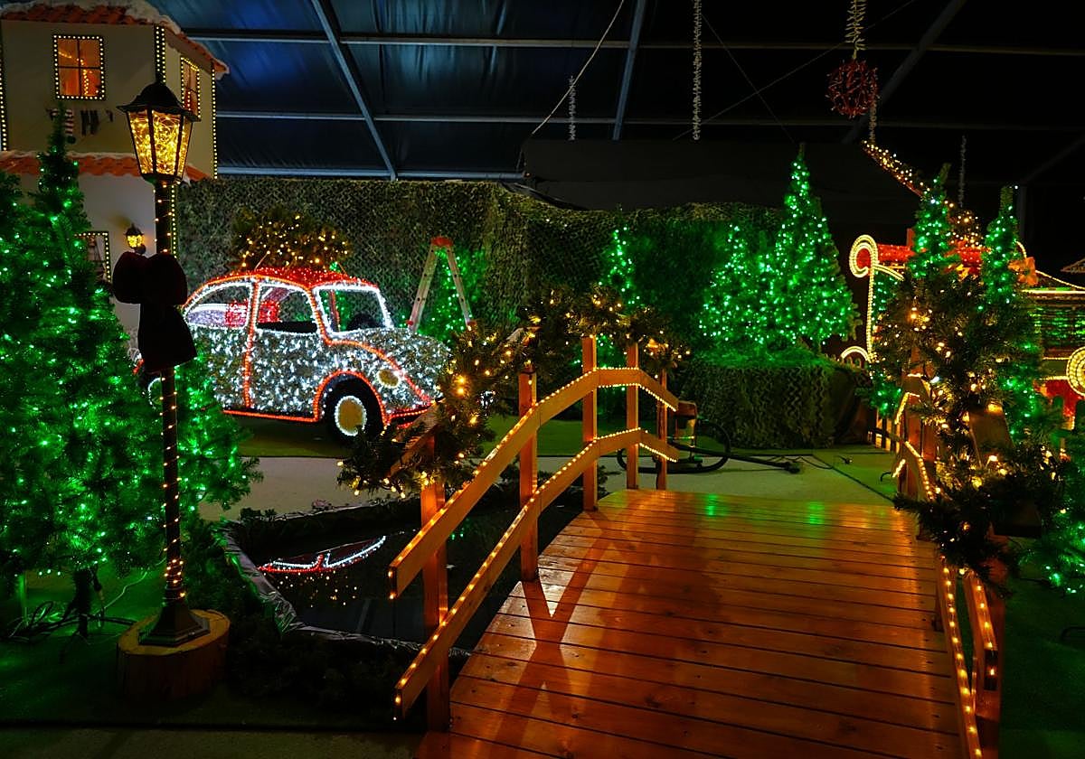 El parque temático 'Aluzinarte' inaugura su segunda edición con un despliegue récord de bombillas.
