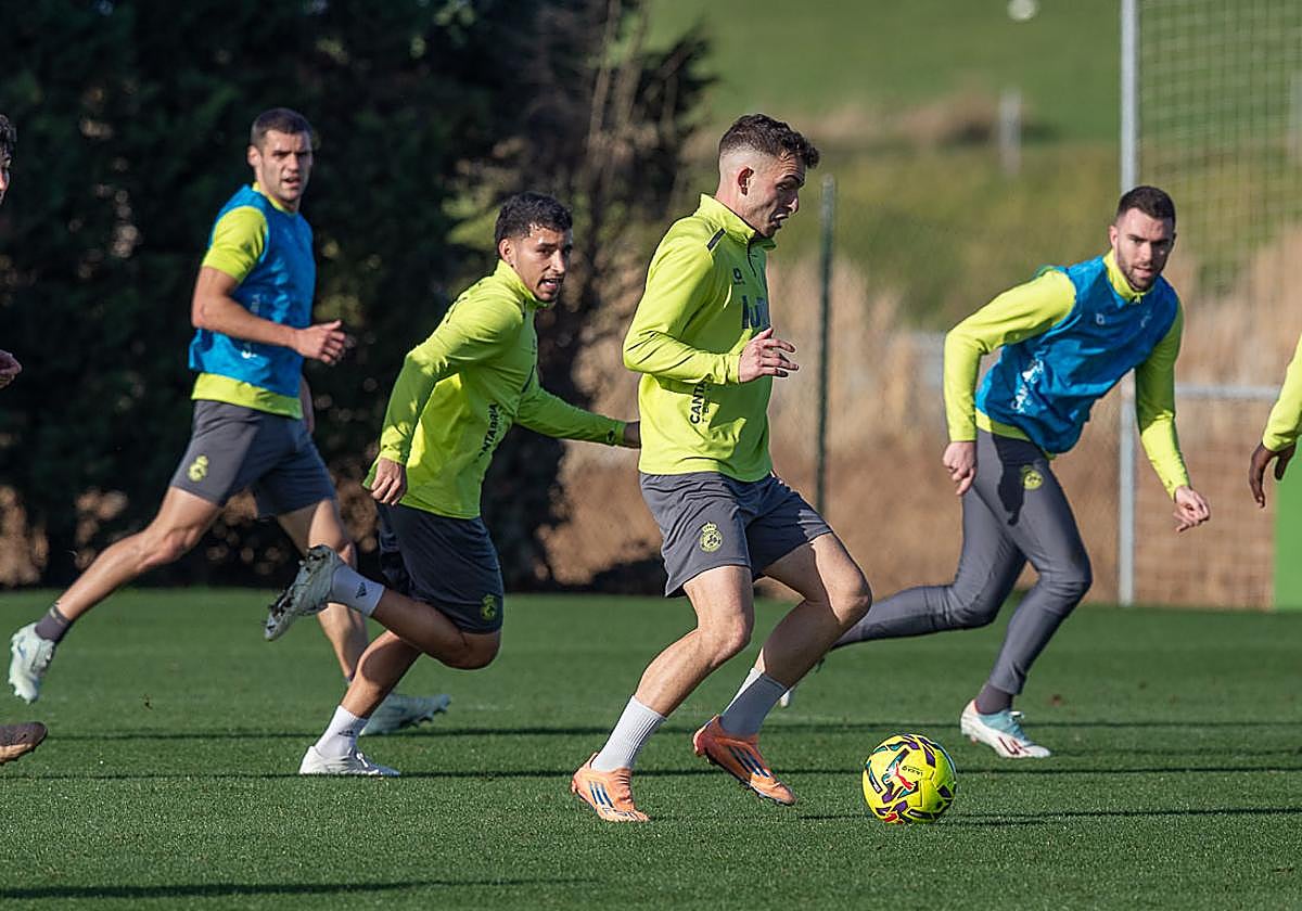 El Racing prepara el partido ante el Eibar