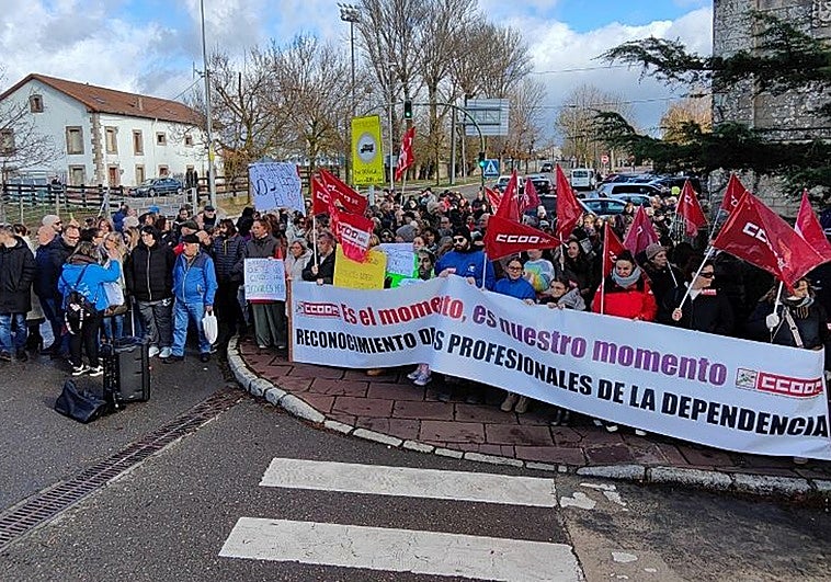 Convocatoria en defensa de la mejora de las condiciones laborales de la residencia de Reinosa.