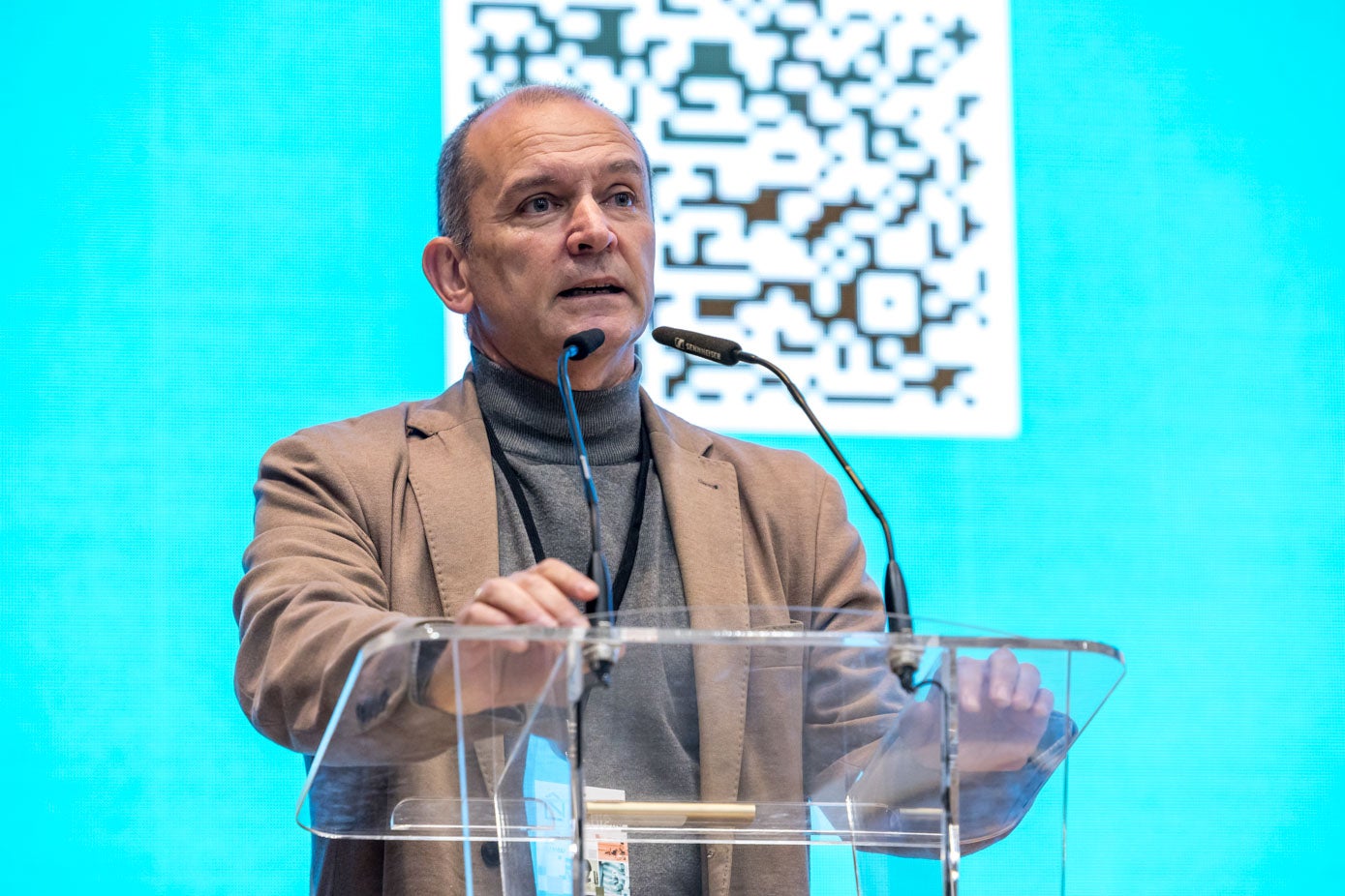 José Antonio Gómez, gerente de la Sociedad de Vivienda y Suelo de Santander, fue uno de los encargados de abrir la jornada.