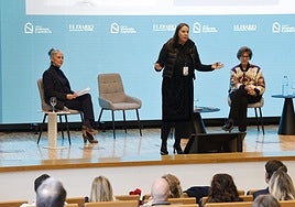 Leticia Mena, Ana Lozano y Xenia Beltrán sobre el escenario del congreso.