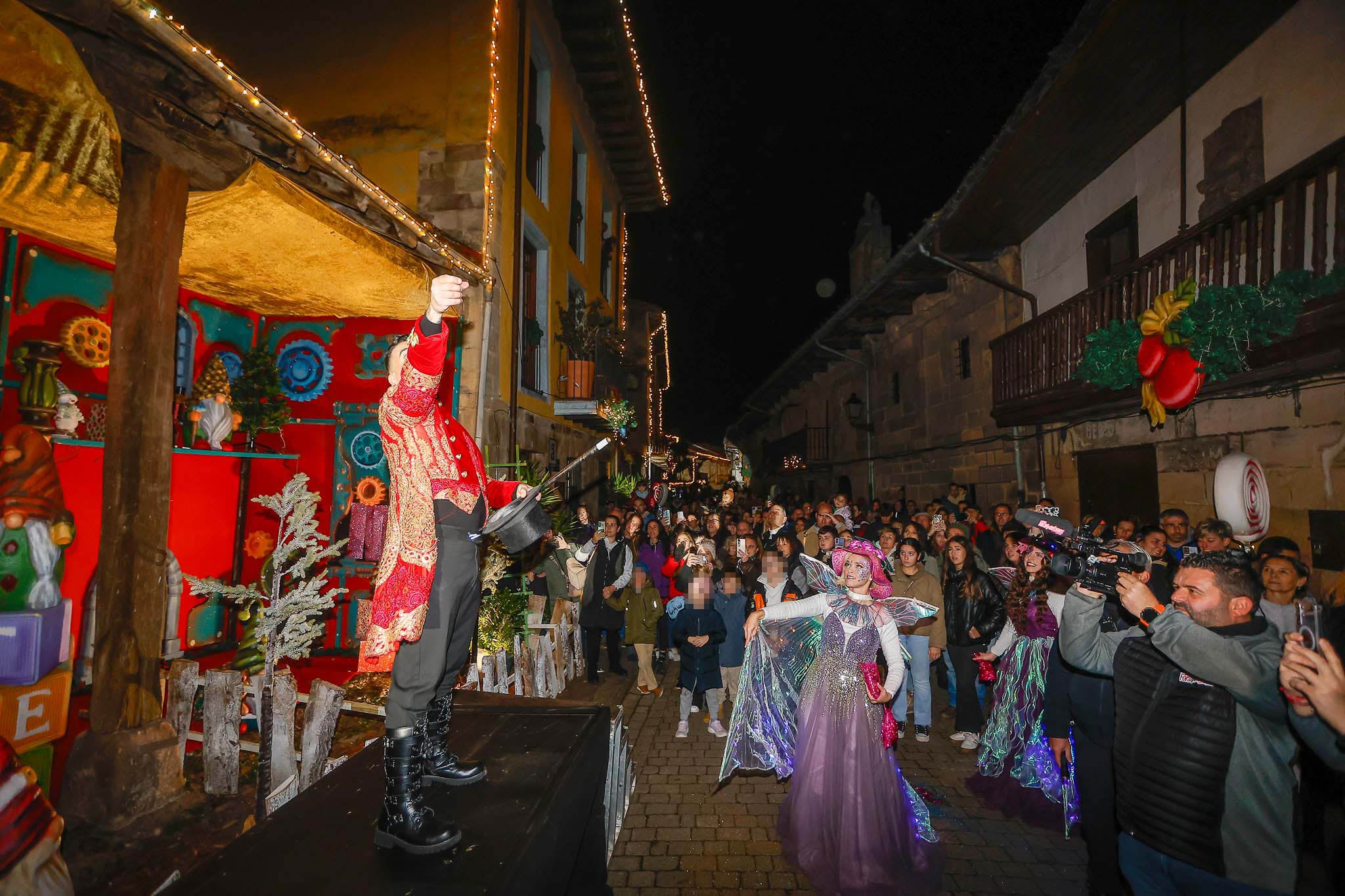 La Navidad en Cartes es una cita ineludible desde 2023, cuando se instaló un árbol gigante.
