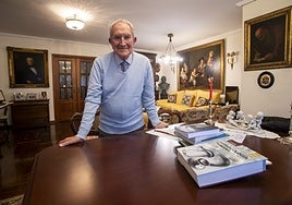 Jesús Flórez, investigador, docente y artífice de la Fundación Síndrome de Down de Cantabria, en su domicilio de Santander.