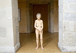 La escultura de Iker Mugarra forma parte de la exposición actual que lleva por título 'Instantes'.