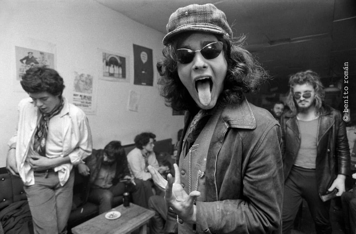 El club La Vaquería en la calle Libertad, un singular local de copas, fue lugar de encuentro de gente curiosa: progres, ácratas, rojos y hippies. Aquí, se dice, dio origen lo que más tarde se llamaría la Movida Madrileña.