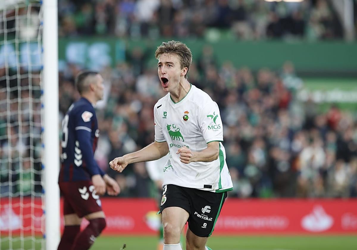 Un Racing de lo más contundente despedaza al Eibar