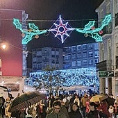 Iluminación navideña en las calles de Santoña.