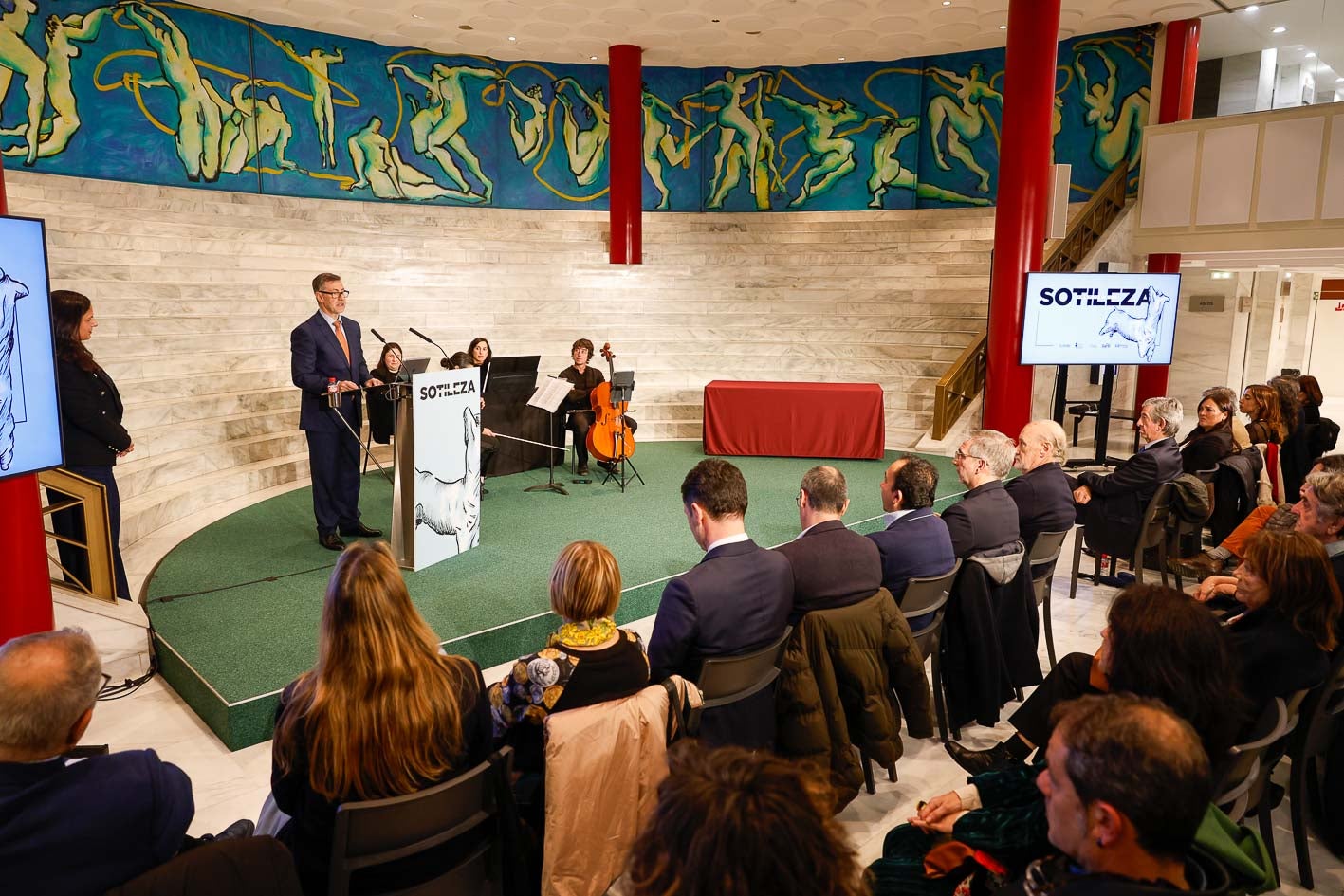 Un momento de la intervención del consejero en la Sala María Blanchard.