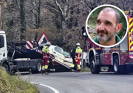 Los bomberos recuperan el vehículo accidentado en Los Tojos. En el círculo, Francisco.
