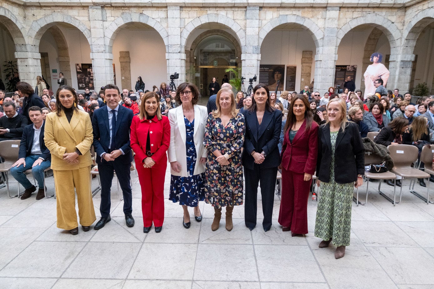 Zulema Gancedo, Pedro Casares, María José Sáenz de Buruaga, Elisa Irureta, María José González, Gema Igual, Begoña del Río e Isabel Urrutia. 