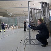 Preparación del colegio electoral en el pabellón de Numancia, en Santander, en las pasadas elecciones de 2023.