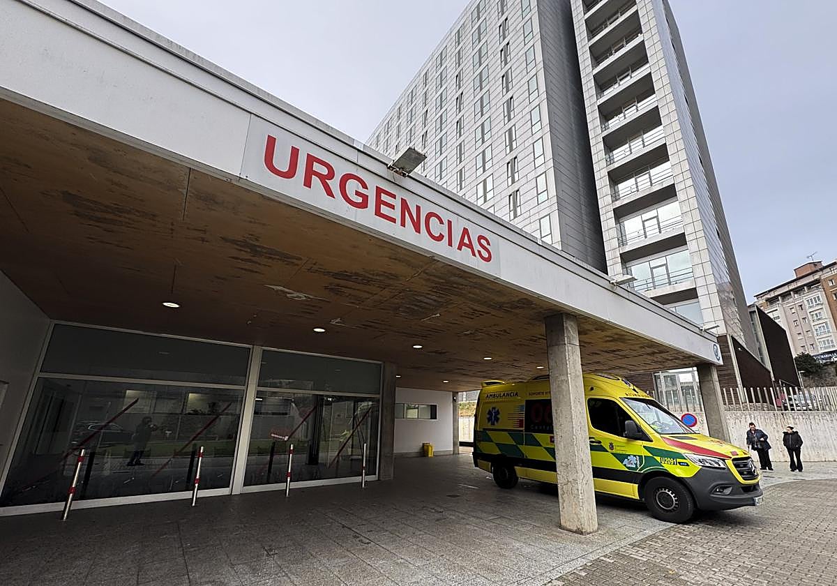 Entrada al servicio de Urgencias del Hospital Valdecilla, donde se espera una alta afluencia en los próximos días.