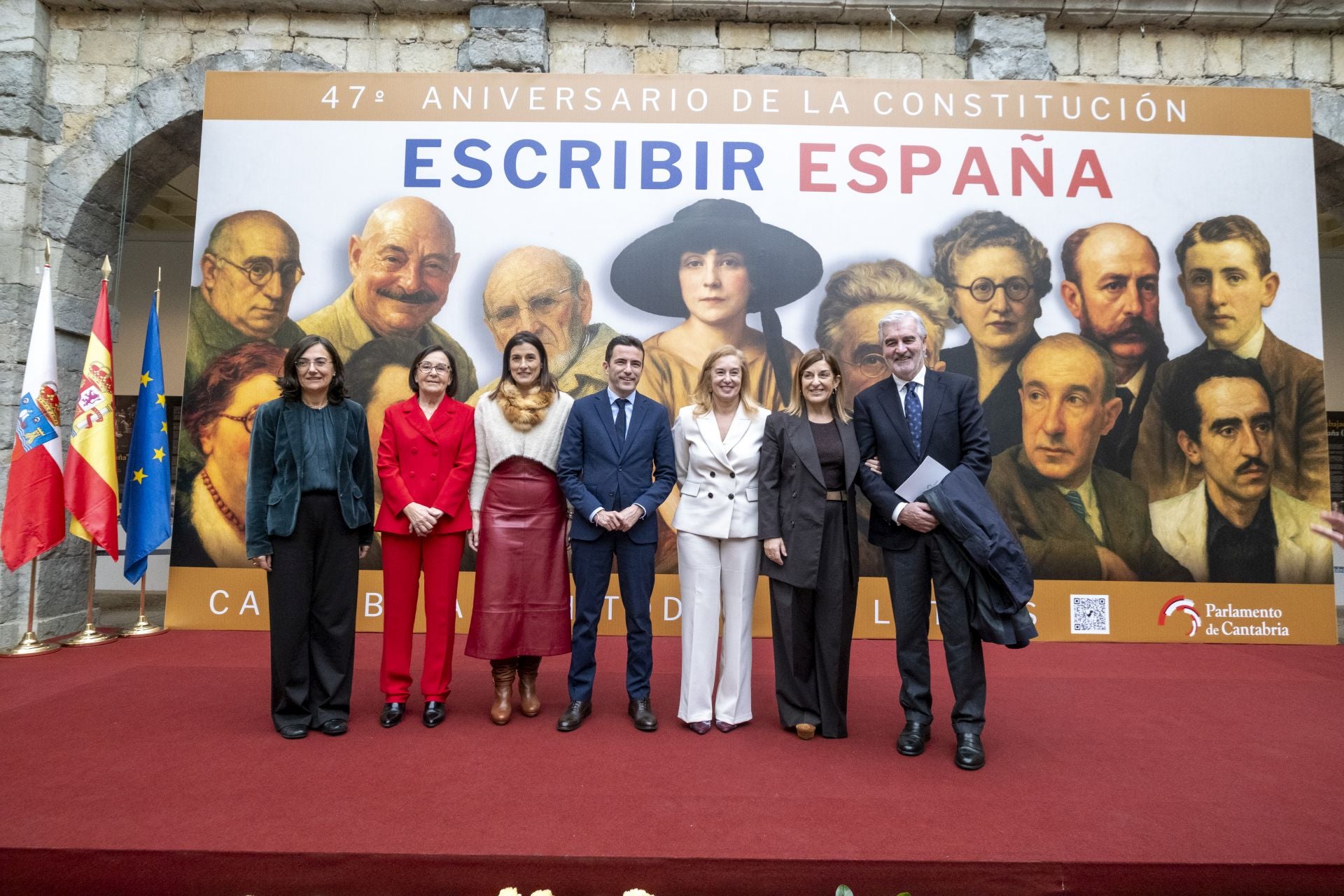 De izquierda a derecha, Conchi López, Dolores Gorostiaga, Gema Igual, Pedro Casares, María José González Revuelta, María José Sáenz de Buruaga y José Joaquín Martínez Sieso. 