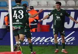 Aldasoro celebra el gol del triunfo en Ponferrada junto a Yeray y Santi Franco.