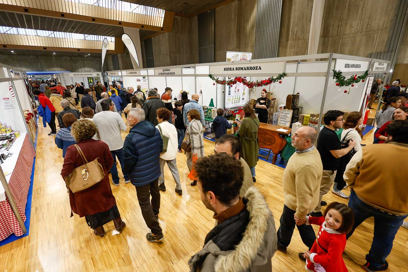 Más expositores de la Feria del Producto.