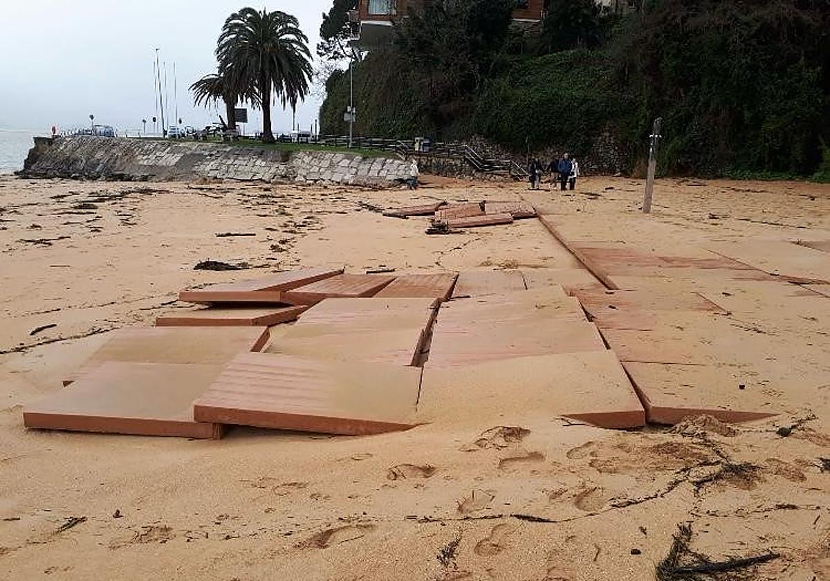 Estado en que ha quedado la plataforma tras el temporal.