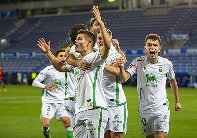 Celebración del gol de Peio Canales.