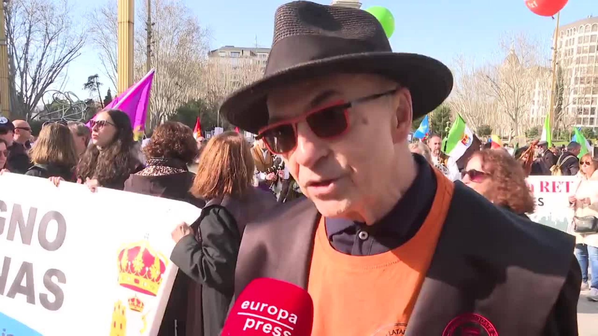 Una marea de mutualistas sale a la calle reclamando una pasarela al RETA y pensiones dignas