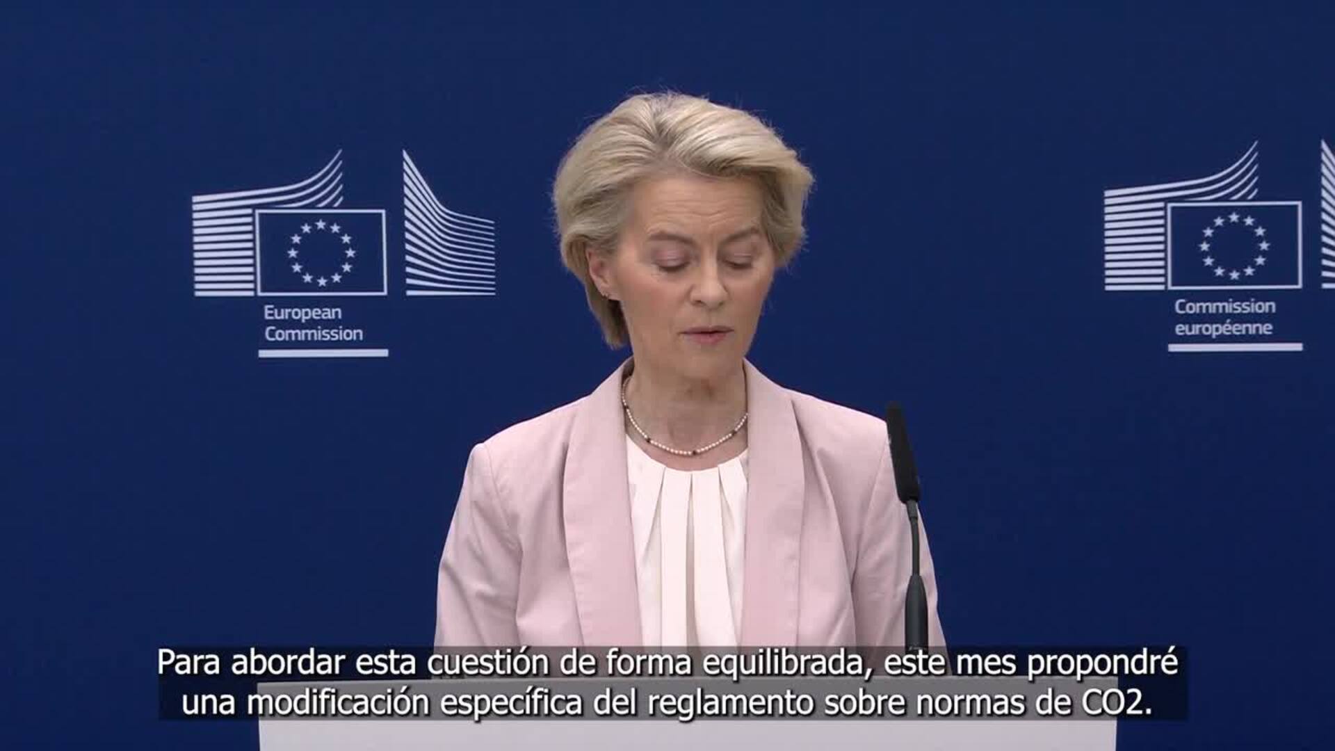 Von der Leyen dará tres años al automóvil para cumplir con obligaciones de reducción de emisión