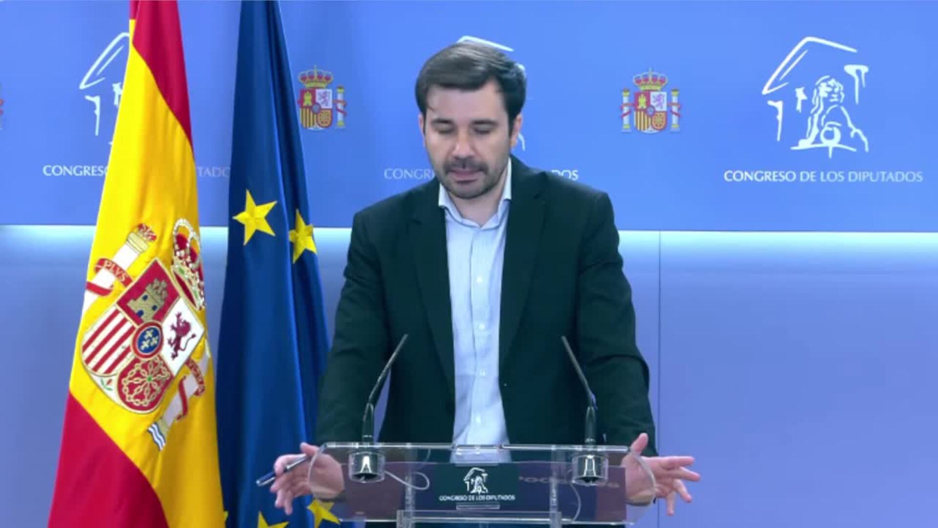 Podemos cree un "parche" la "inhabilitación" de políticos como Le Pen