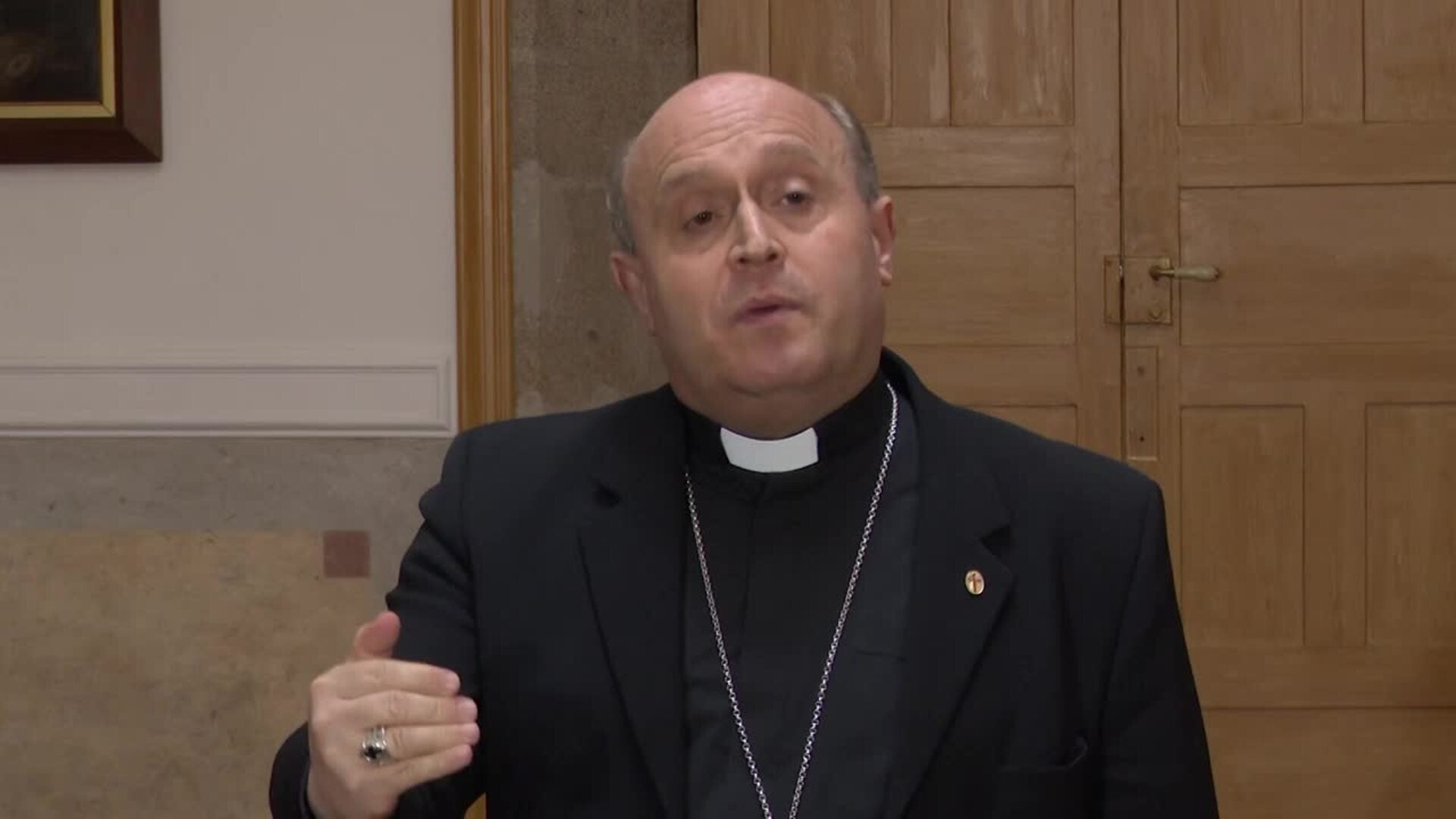 El arzobispo de Santiago ensalza al Papa Francisco por "buscar en el corazón de la humanidad"
