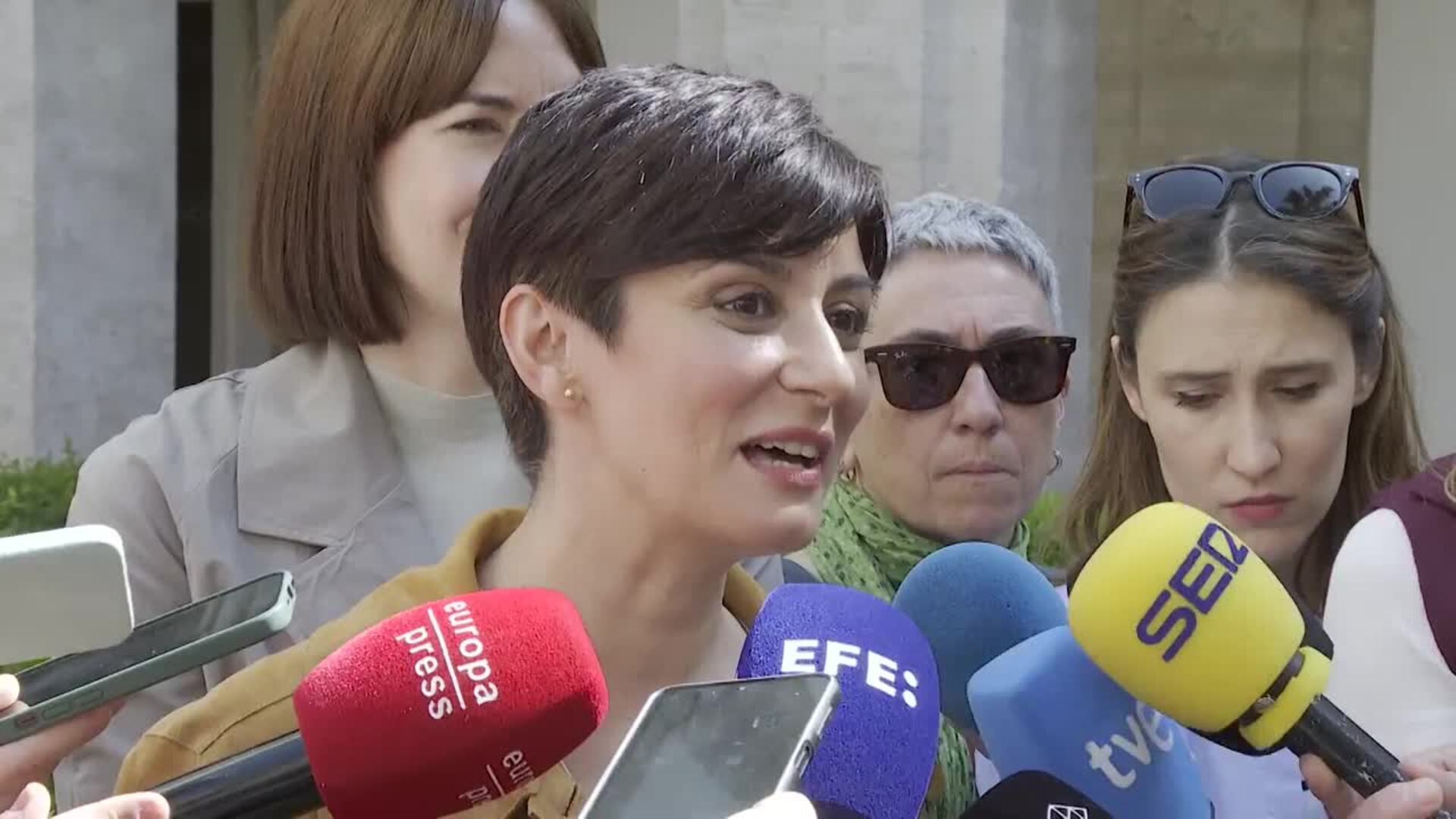 Rodríguez da por "resuelto" el asunto de los contratos con Israel
