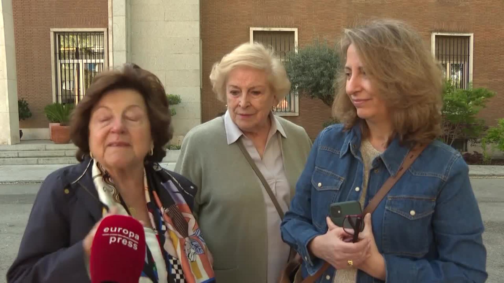 Los fieles se despiden del Papa Francisco, un pontífice que "les ayudó a ser mejores"