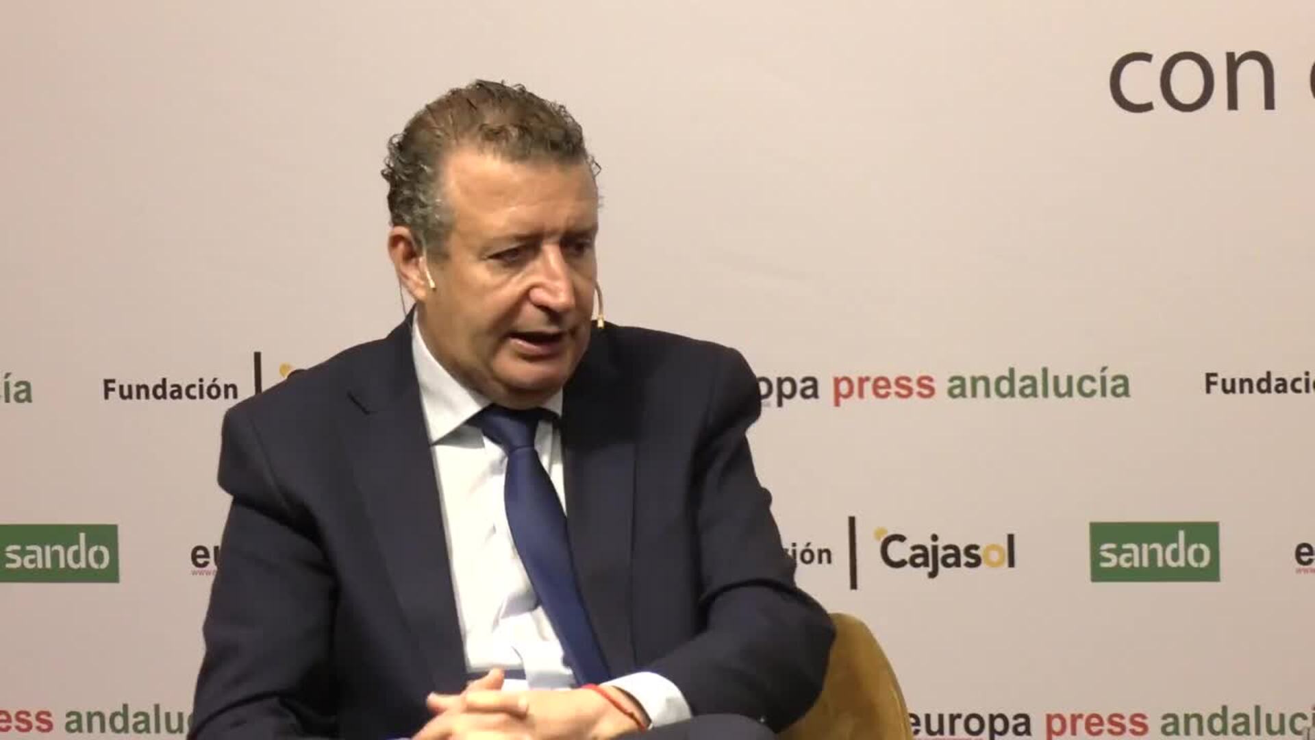 Fernández respalda a Muñoz como candidato del PSOE para primarias en Sevilla capital