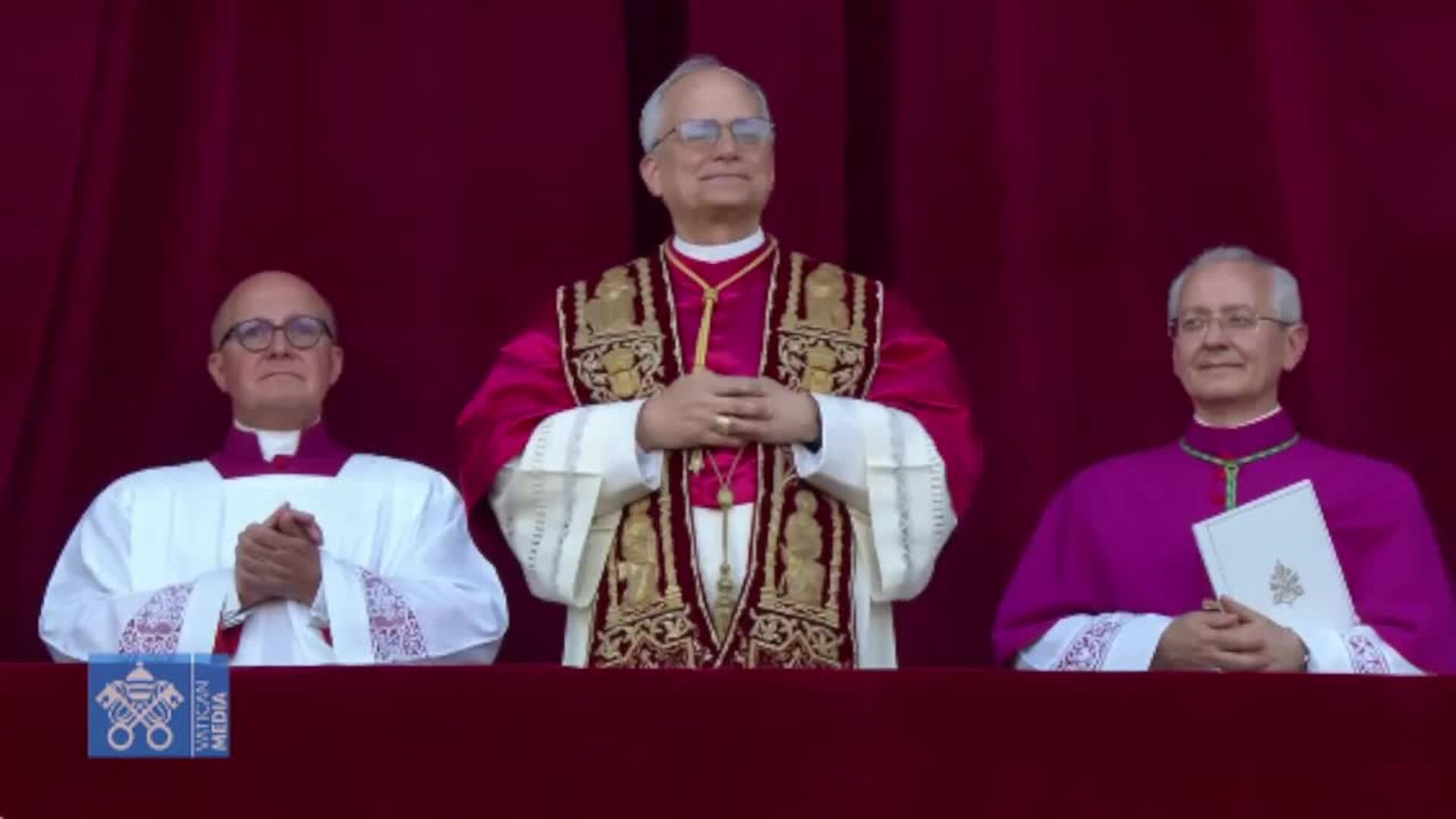 El Papa León XIV sale al balcón