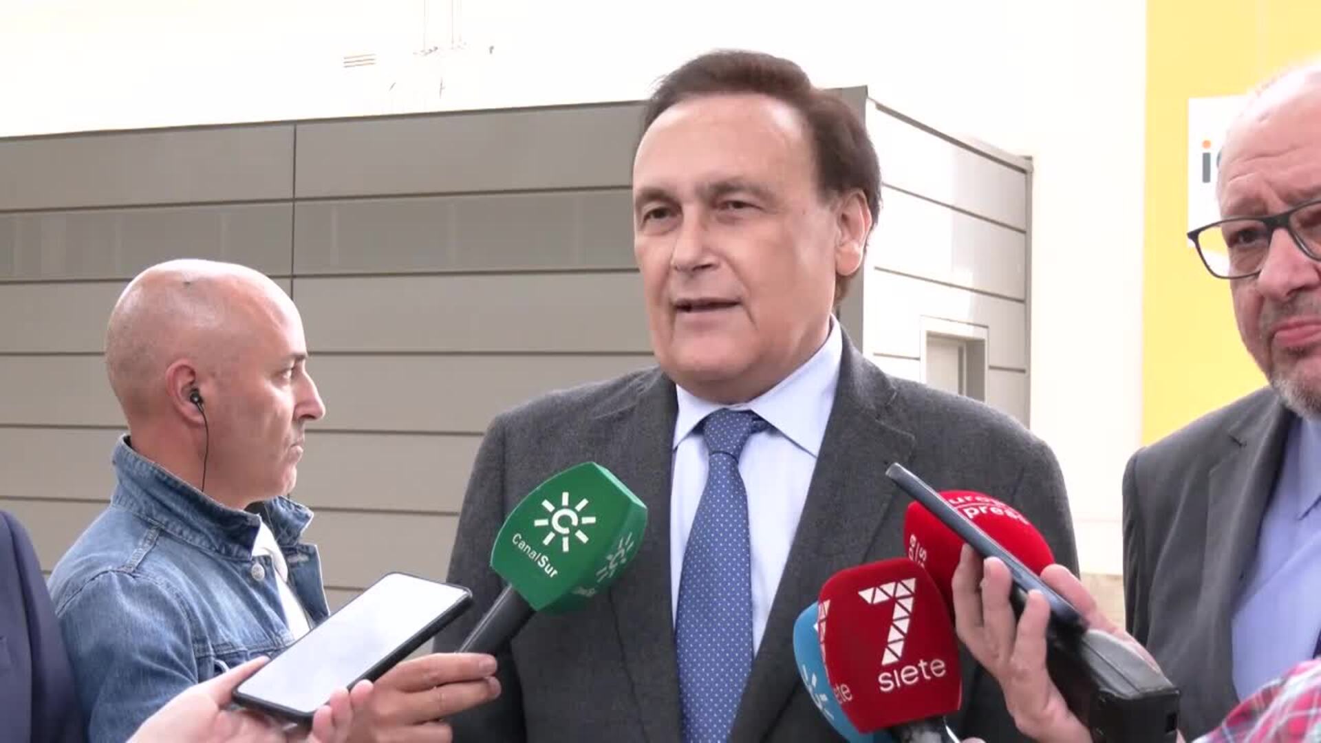 Villamandos destaca el empeño de la Junta en impulsar la ciencia en Andalucía con más talentos.
