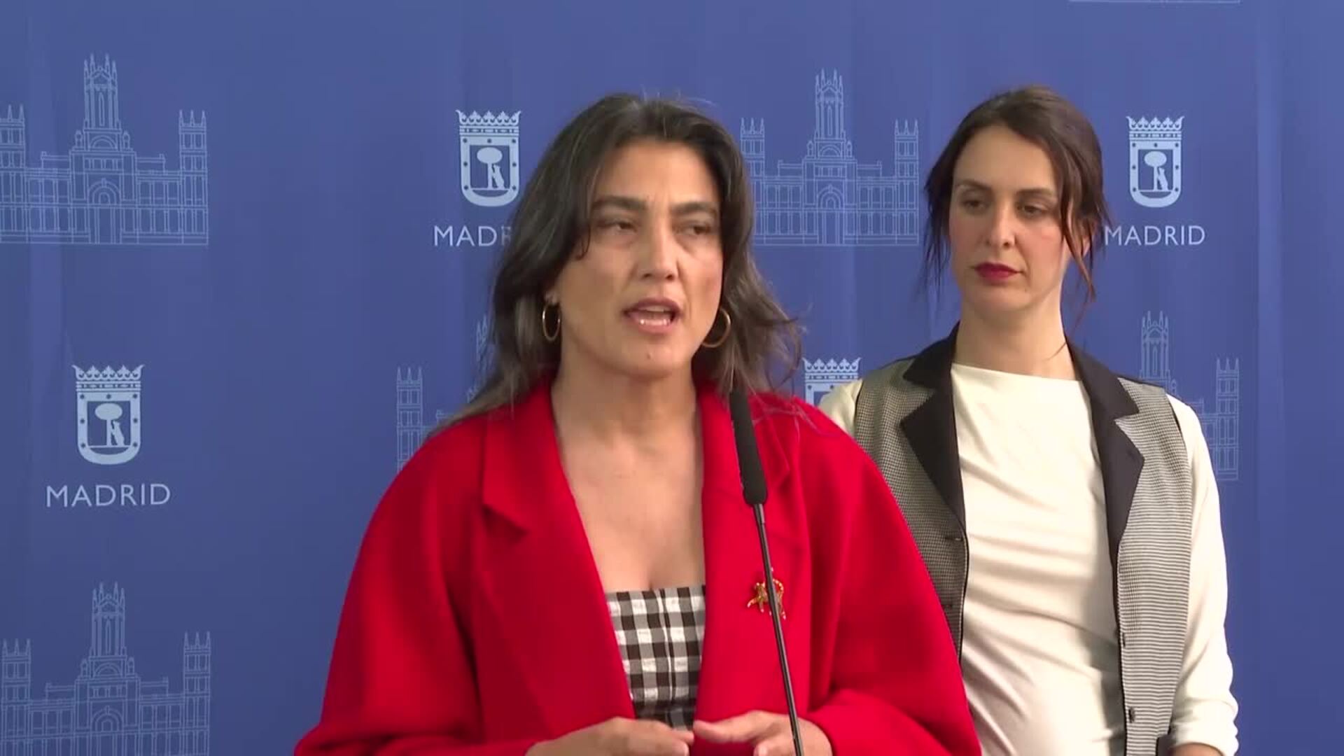 Más Madrid tacha de "racismo institucional" la decisión de Aena
