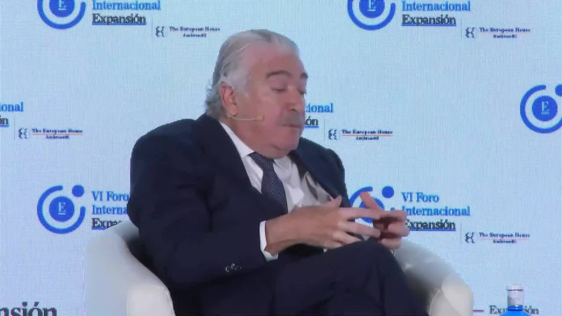 Bogas defiende que, "quitando los impuestos, la nuclear es mucho más barata que las renovables"