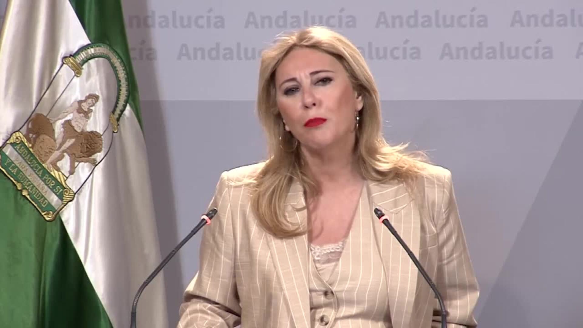 Junta urge a Montero a "romper su silencio" y acabar con el "maltrato permanente" del Gobierno