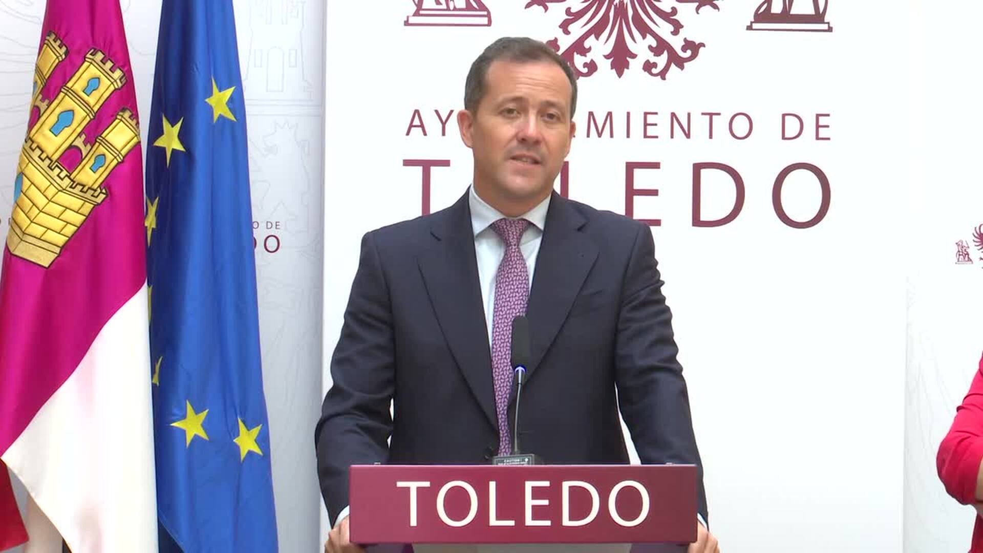Velázquez insiste en que está prohibido bañarse en el Tajo a su paso por Toledo