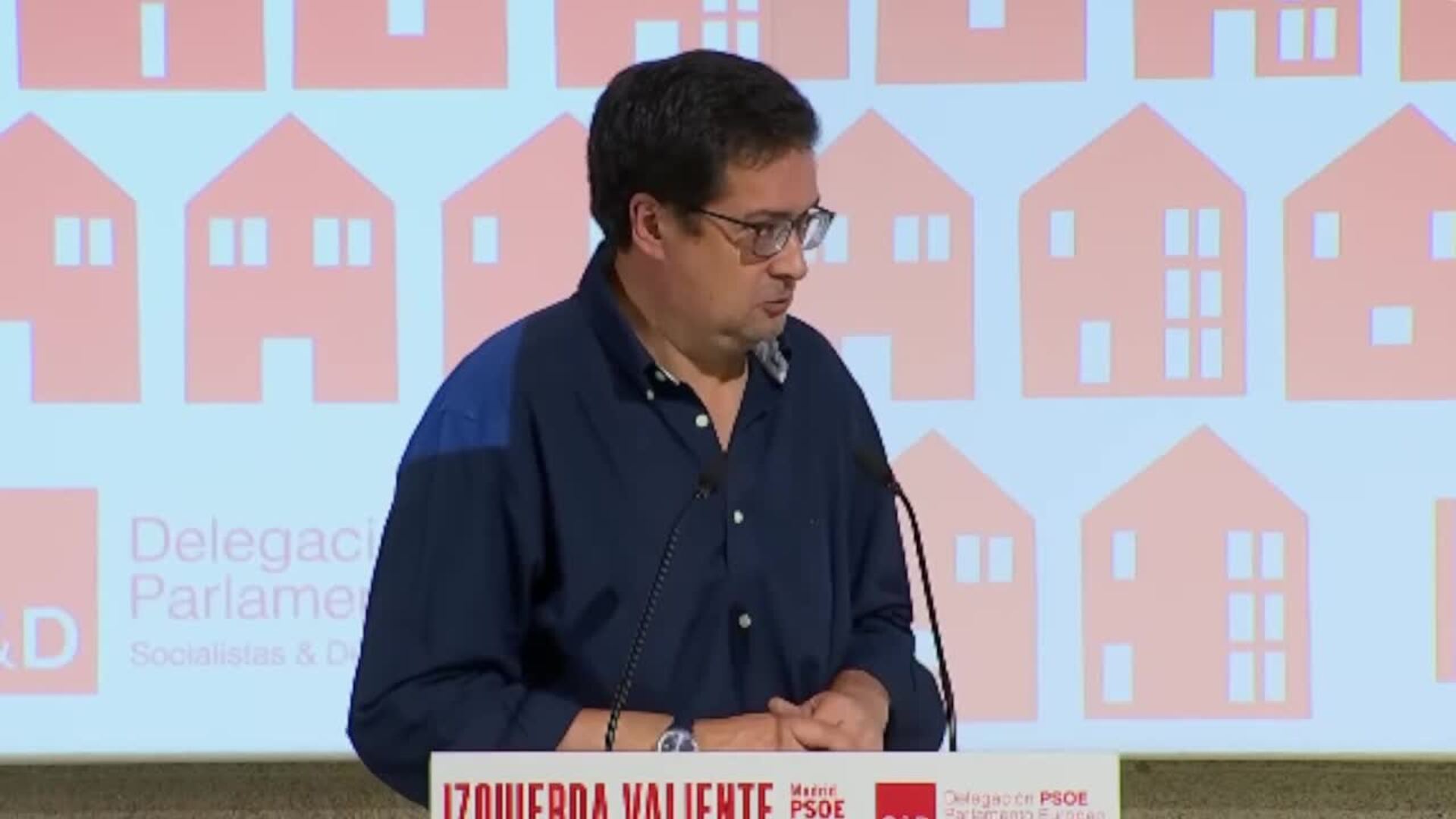 Óscar López dice que Sánchez está "fuerte" y se desmarca del PP en corrupción