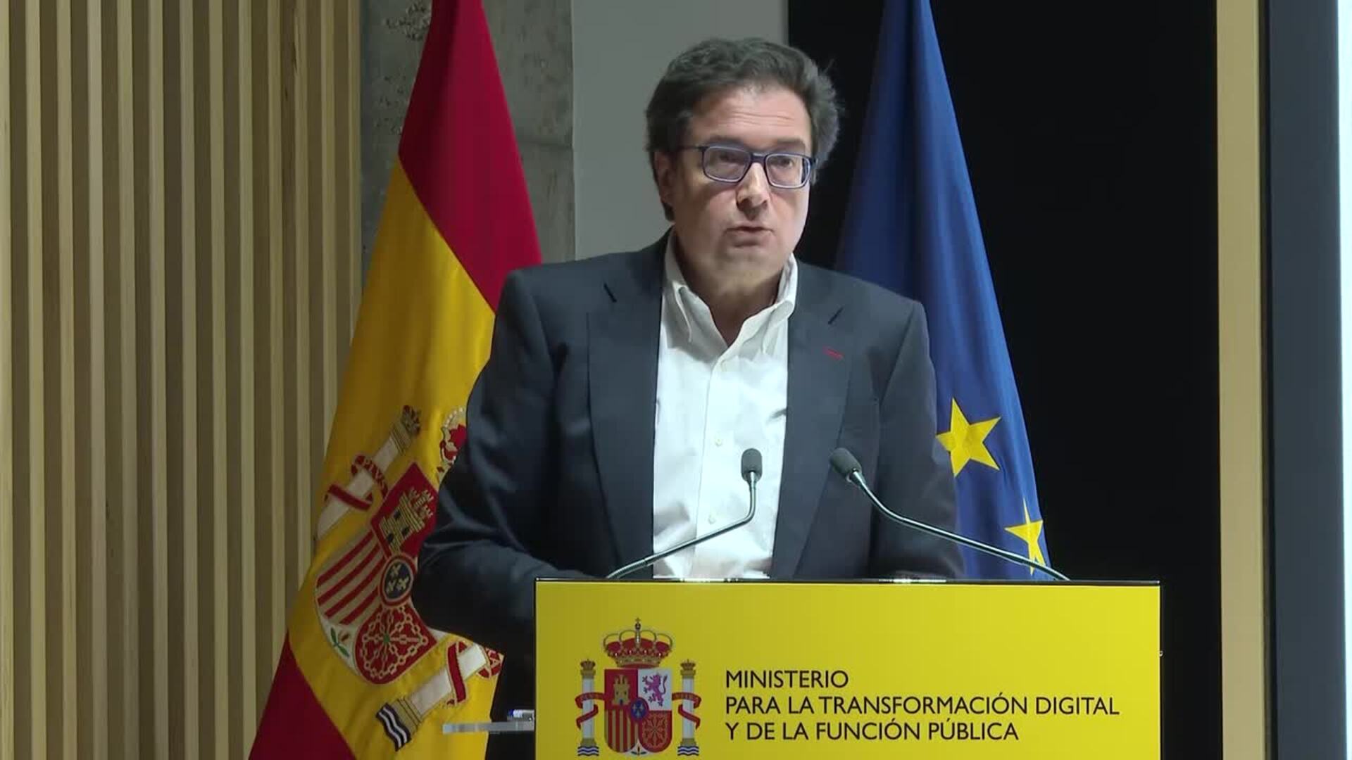 Óscar López insiste en que Ayuso "debe mejorar" condiciones laborales de bomberos forestales