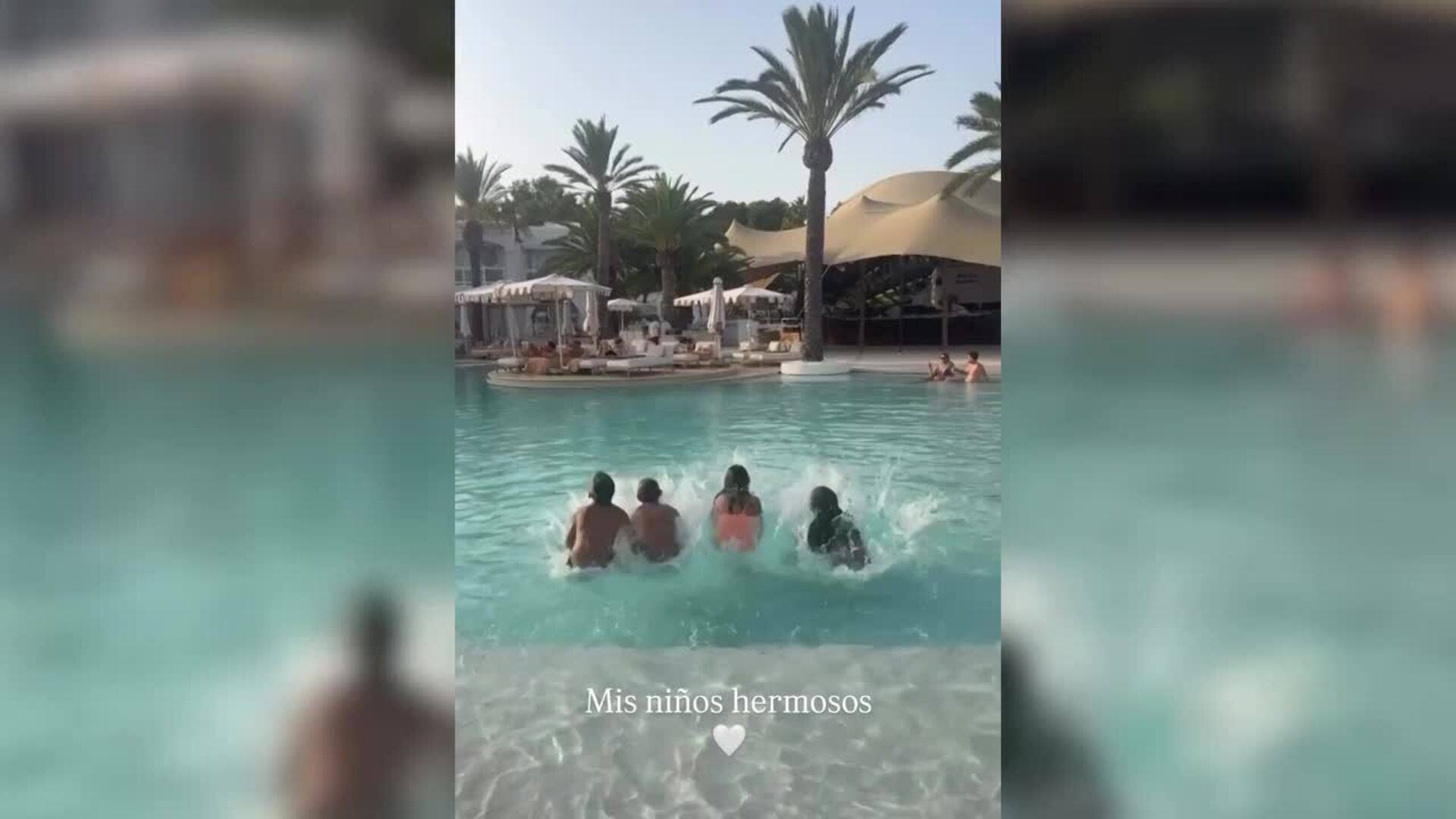 Tamara Gorro disfruta a lo grande de Ibiza con su "team"