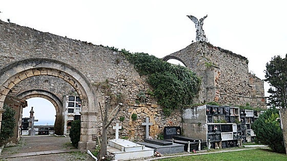 Expertos en Historia del Arte piden que se actúe en el cementerio antiguo de Comillas