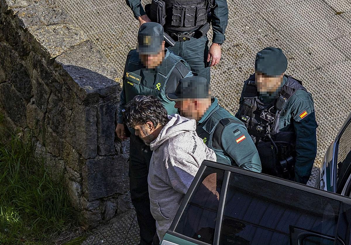 「メルセデスが血もなくベッドで死んでいるのを見たとき、ロメリオが彼女を溺死させたのかと思った」