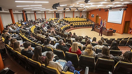 La UC abre sus puertas a 2.500 preuniversitarios