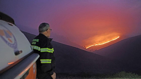 Quedan tres incendios activos en Cantabria