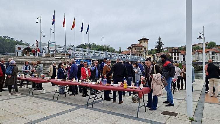 Unquera y Bustio celebran su unión tras cien años de la construcción del puente