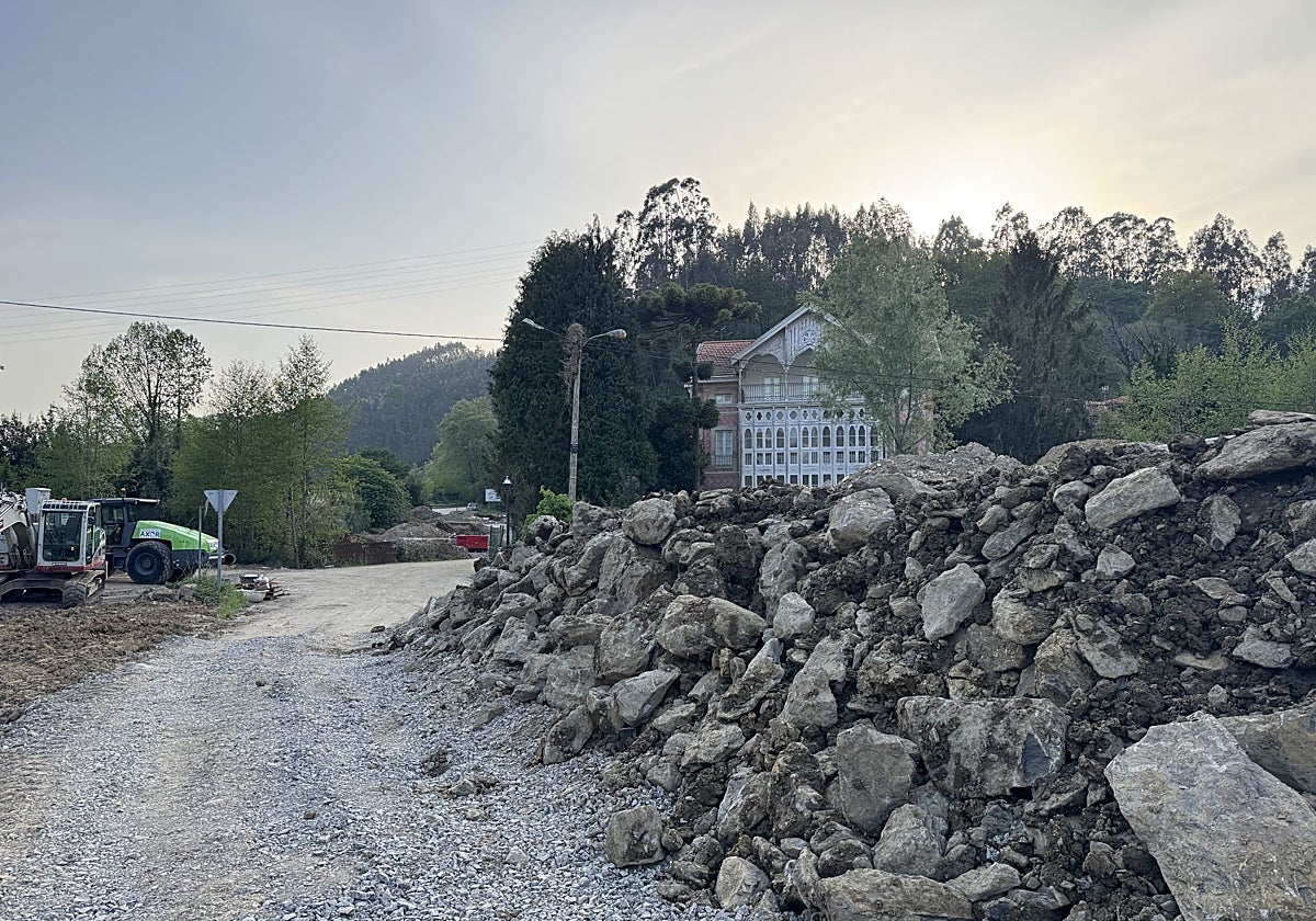 Ejecución de las obras para evitar inundaciones en Marrón, Ampuero