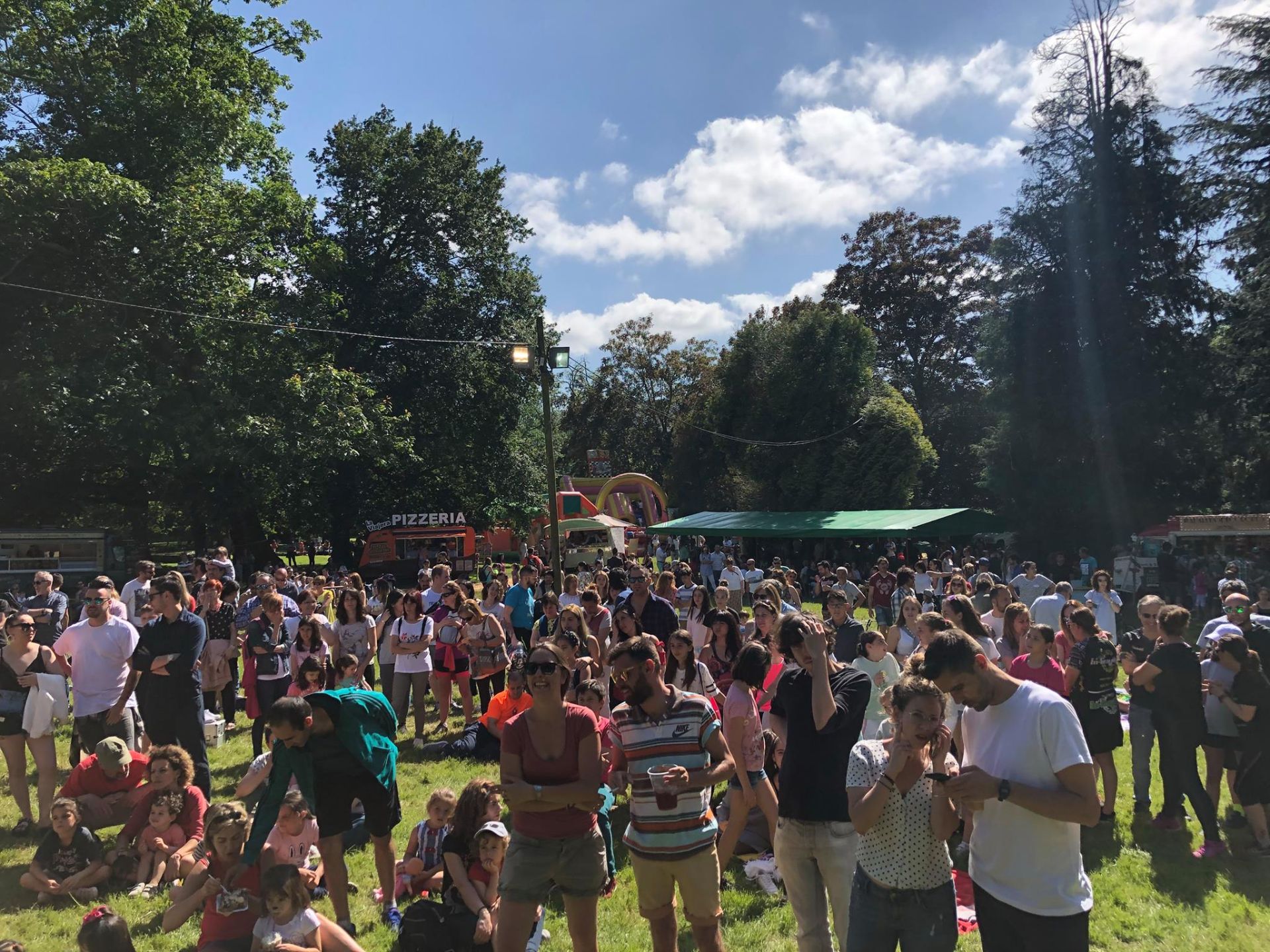 Imagen de unas de las ediciones anteriores en las que se ve a familias disfrutando del WildMarket.