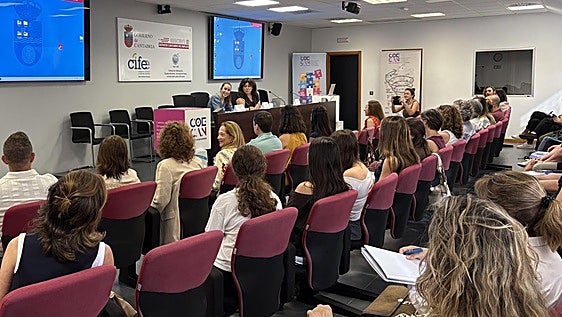 Coecan difunde las oportunidades de empleo que ofrece la Unión Europea a los orientadores laborales