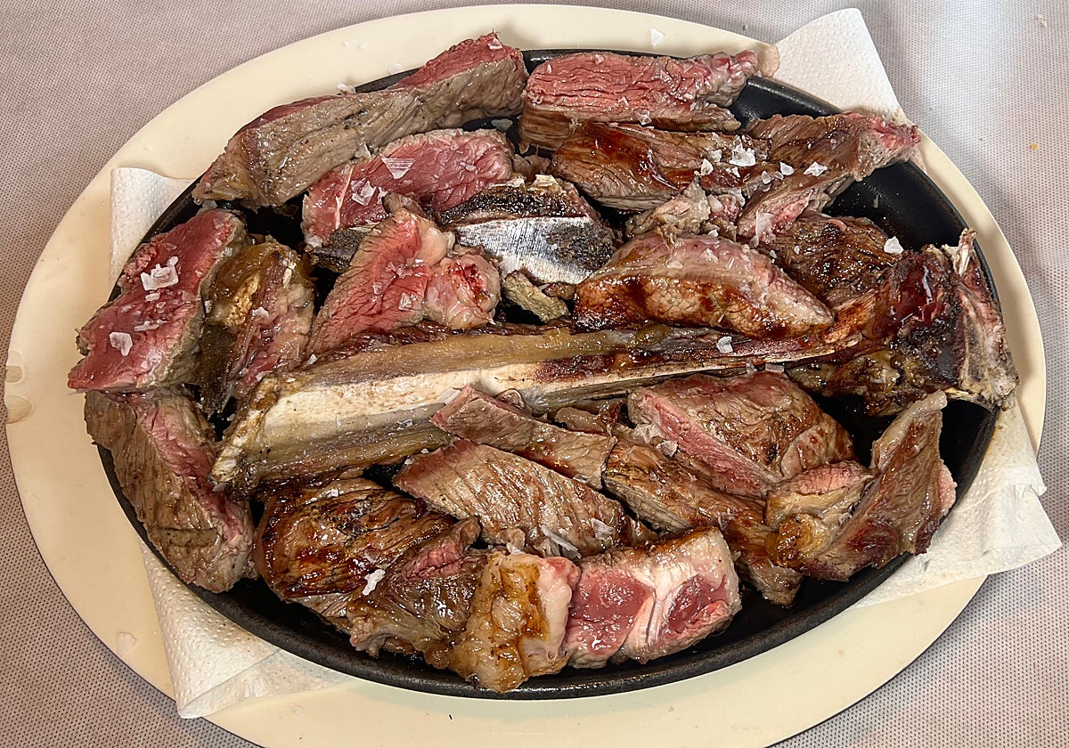 Chuletón de novilla de 1,2 kilos de un ejemplar de una ganadería próxima.