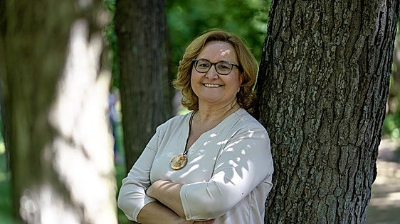 María Dabán lleva al Ateneo locas anécdotas de personajes históricos