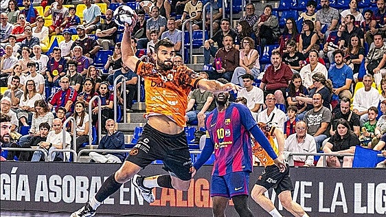 El Bathco abre la liga en Alicante