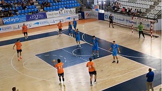 El Sinfín se estrena con victoria ante el Eivissa