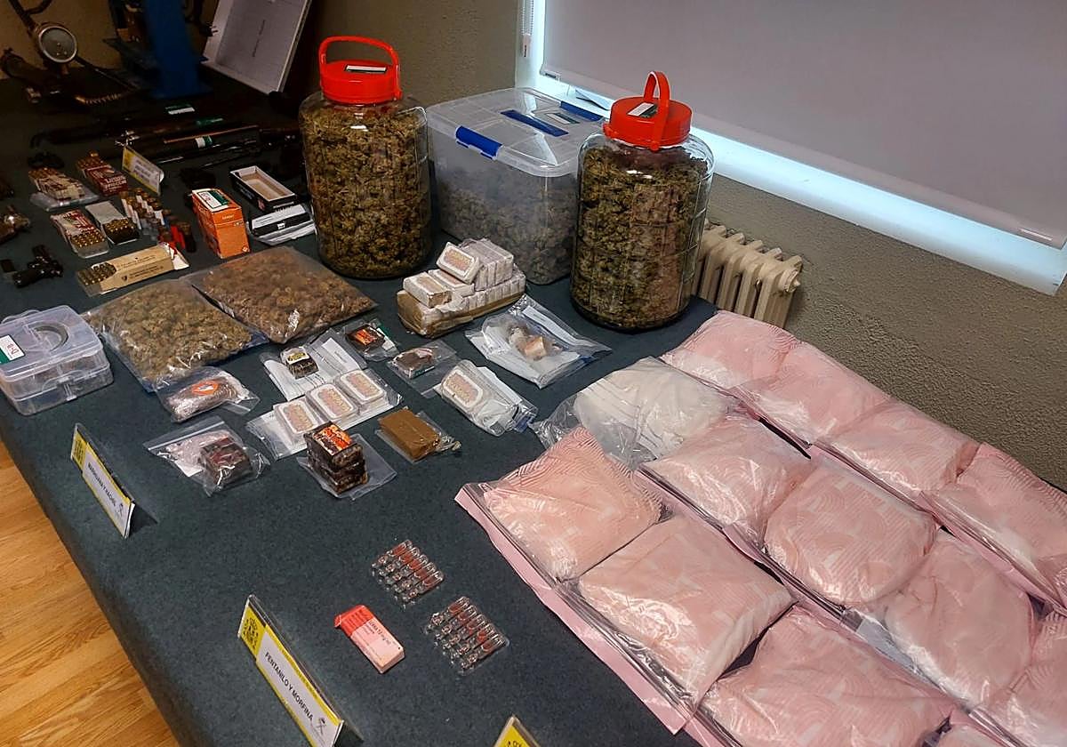 Imagen de un alijo de droga que incluye 'cocaína rosa', incautado recientemente por la Guardia Civil en Vizcaya.